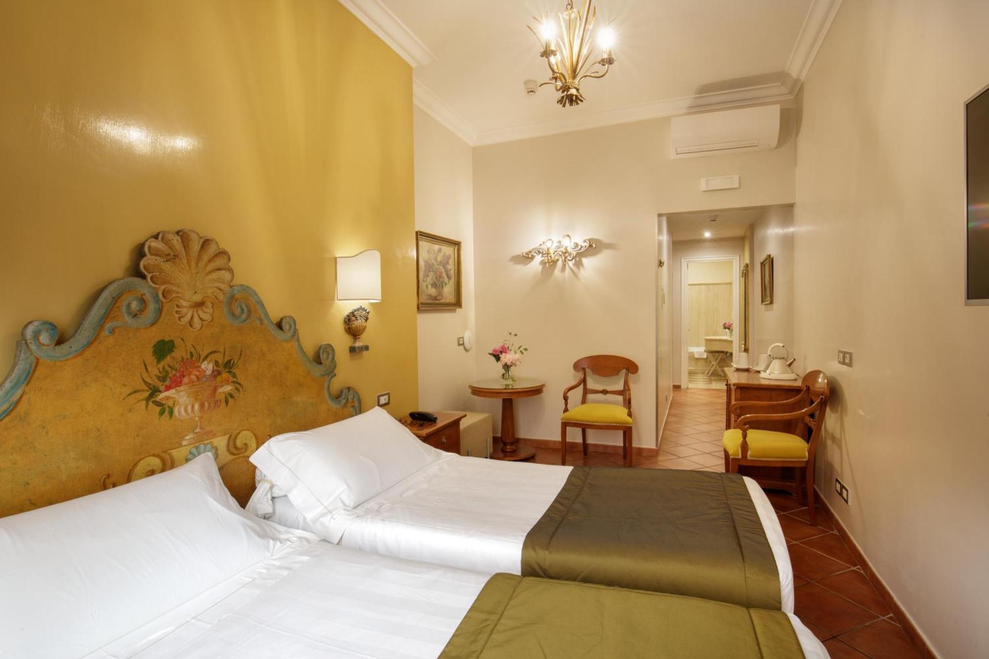 Hotel Mozart — Photos 1